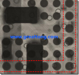 BGA錫球尺寸小于0.4mm，采用降低BGA內(nèi)圍襲球的錫膏量所得到X-Ray，稍微留意一下可以發(fā)現(xiàn)最外圈的錫量(圓的直徑)比其他內(nèi)圍的錫球上的錫量來得多一點點。也就是外圈的黑色圓形直徑比內(nèi)圈的圓形來得大一點點。